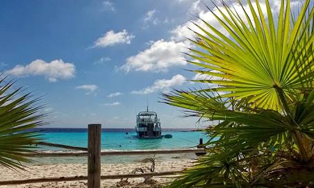 View of the beach of Klein Curacao and the Mermaid boat